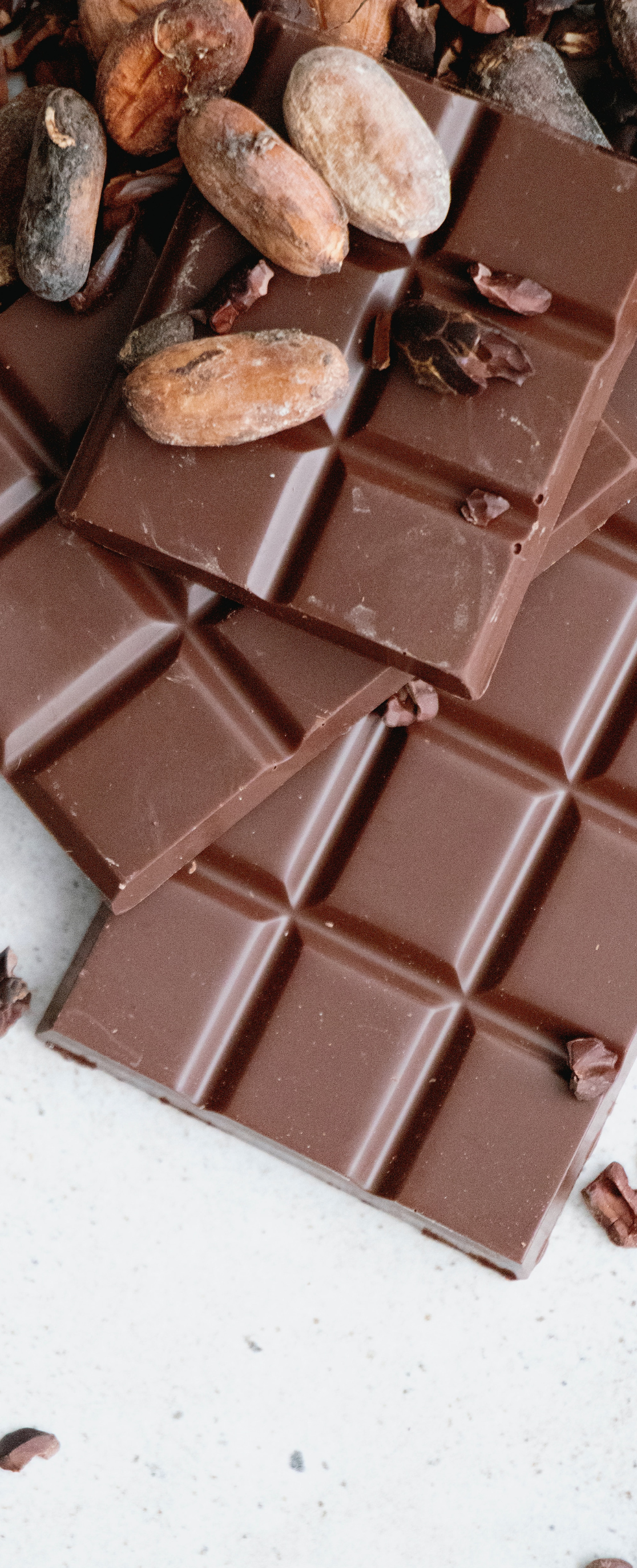 Indulge in the Health Benefits of Dark Chocolate: Our Top Picks and Expert Recommendations 